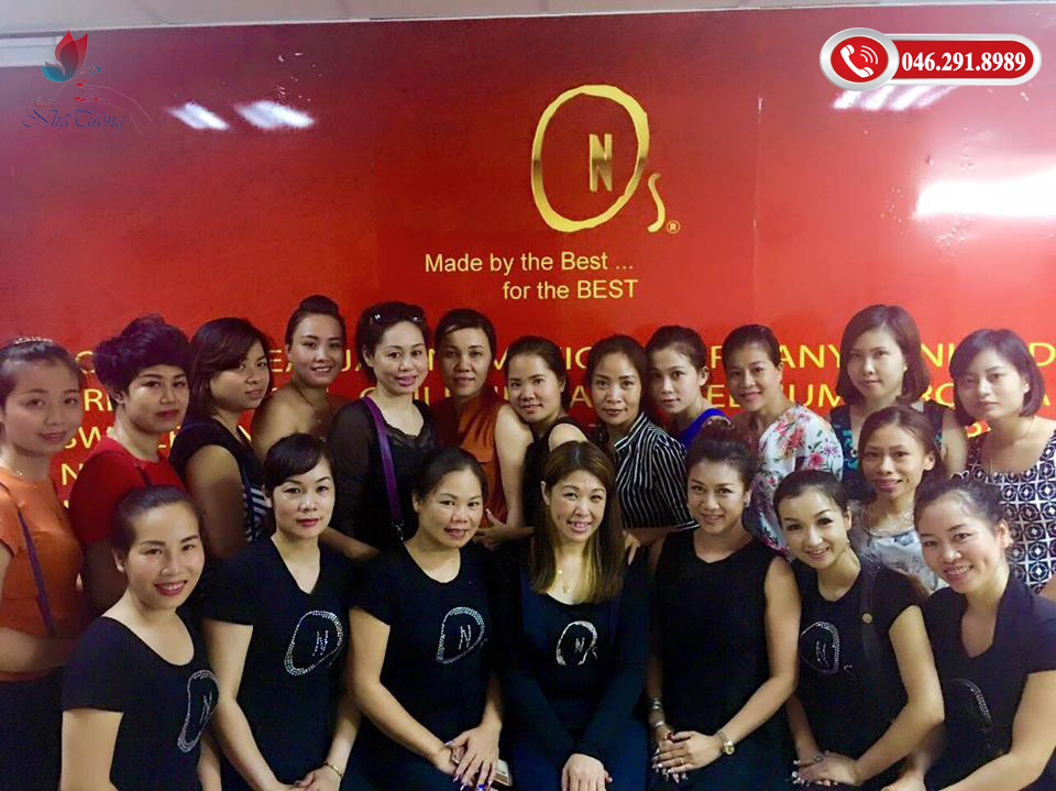 lớp học nail Donela Yii Yih Yih - 1