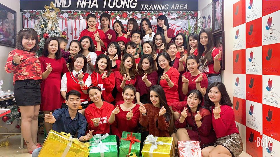 Nail Nhã Tường tổ chức party Giáng Sinh 2018