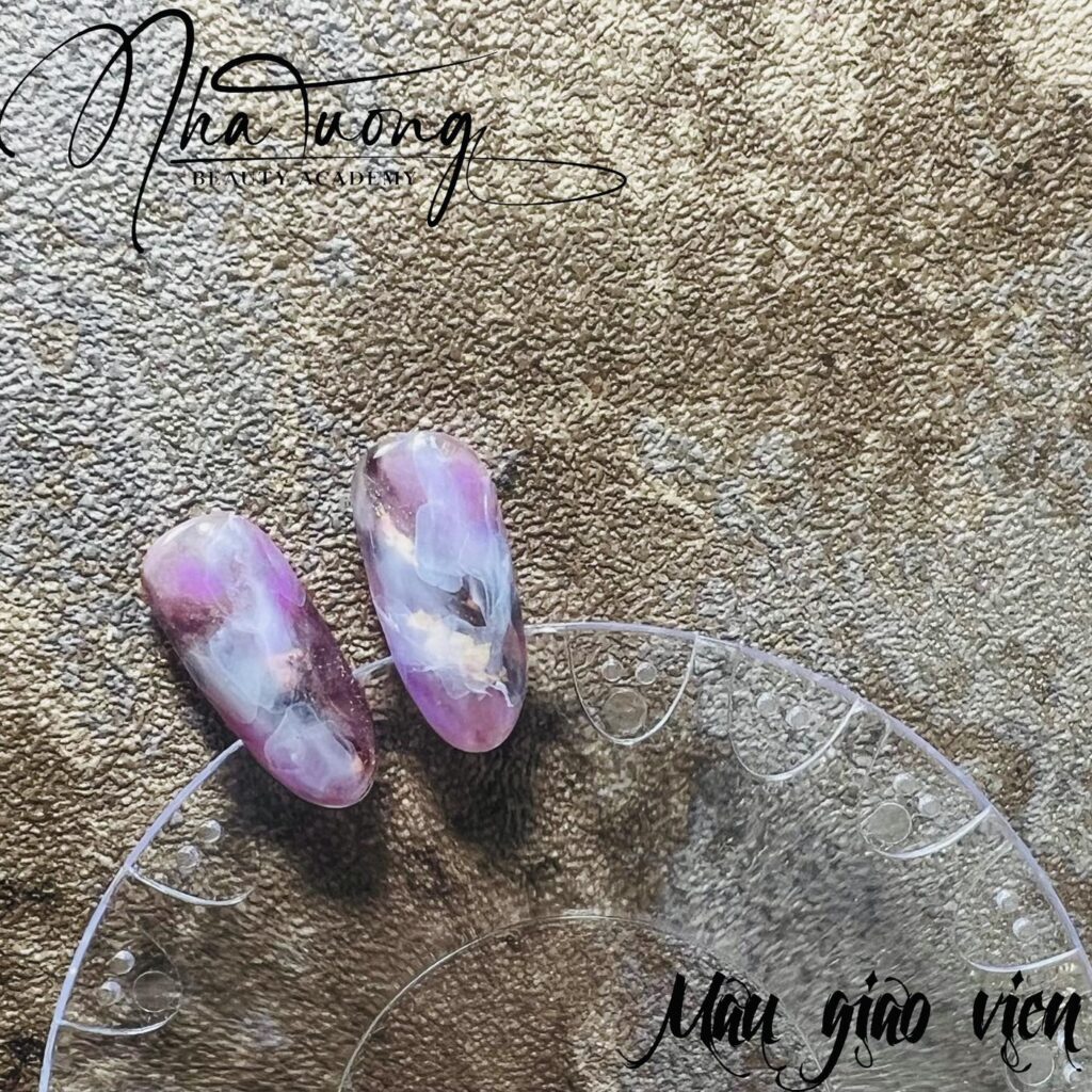 ky-thuat-lam-nail-di-nuoc-ngoai-2