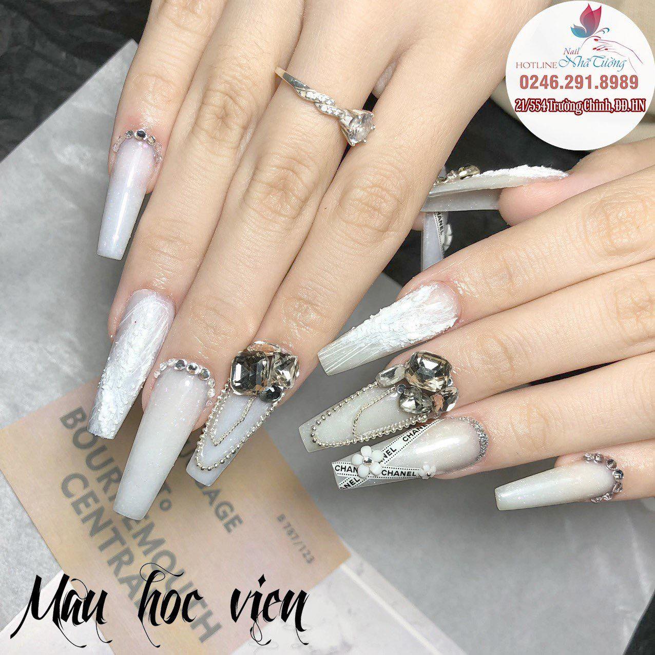 Phát Triển Kỹ Năng Sáng Tạo Trong Ngành Nail: Tips và Ý Tưởng Phát Triển Kỹ Năng Sáng Tạo Trong Ngành Nail: Tips và Ý Tưởng